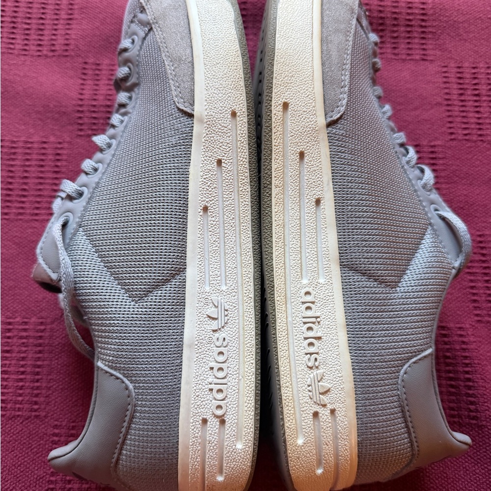 Adidas Originals Rod Laver Men’s Gray Tennis Shoes Size 9